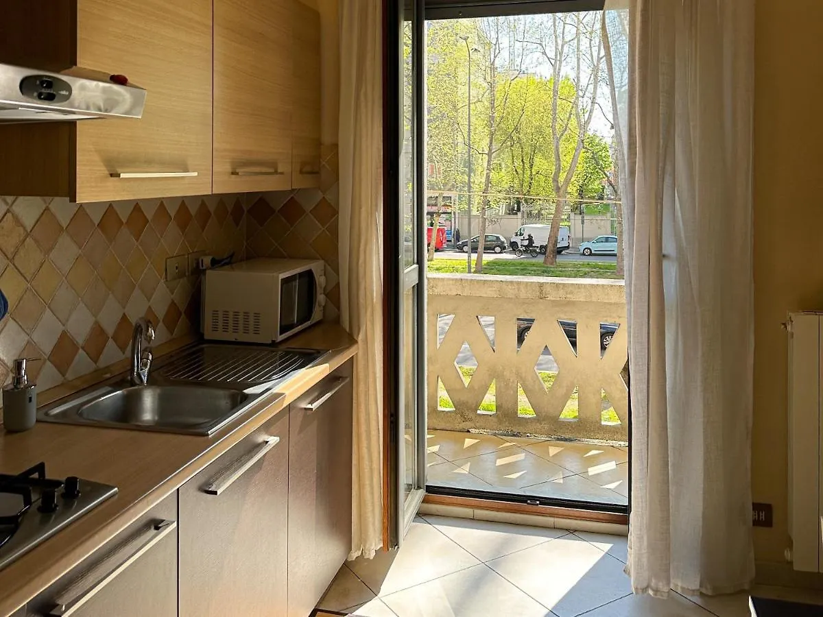 Modern Isola Apartment - Metro & Self-Checkin Milán