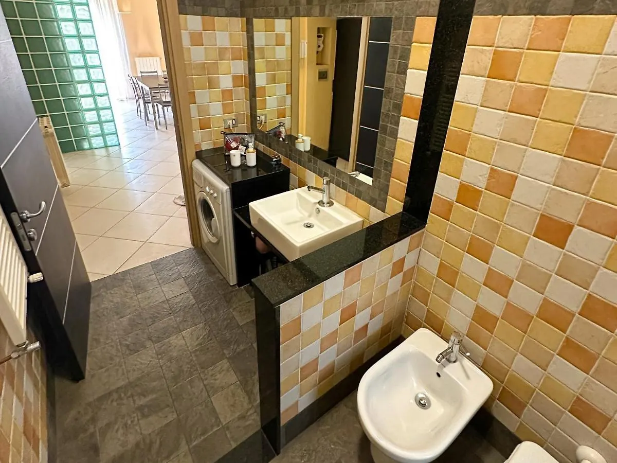 Modern Isola Apartment - Metro & Self-Checkin Milan Italie
