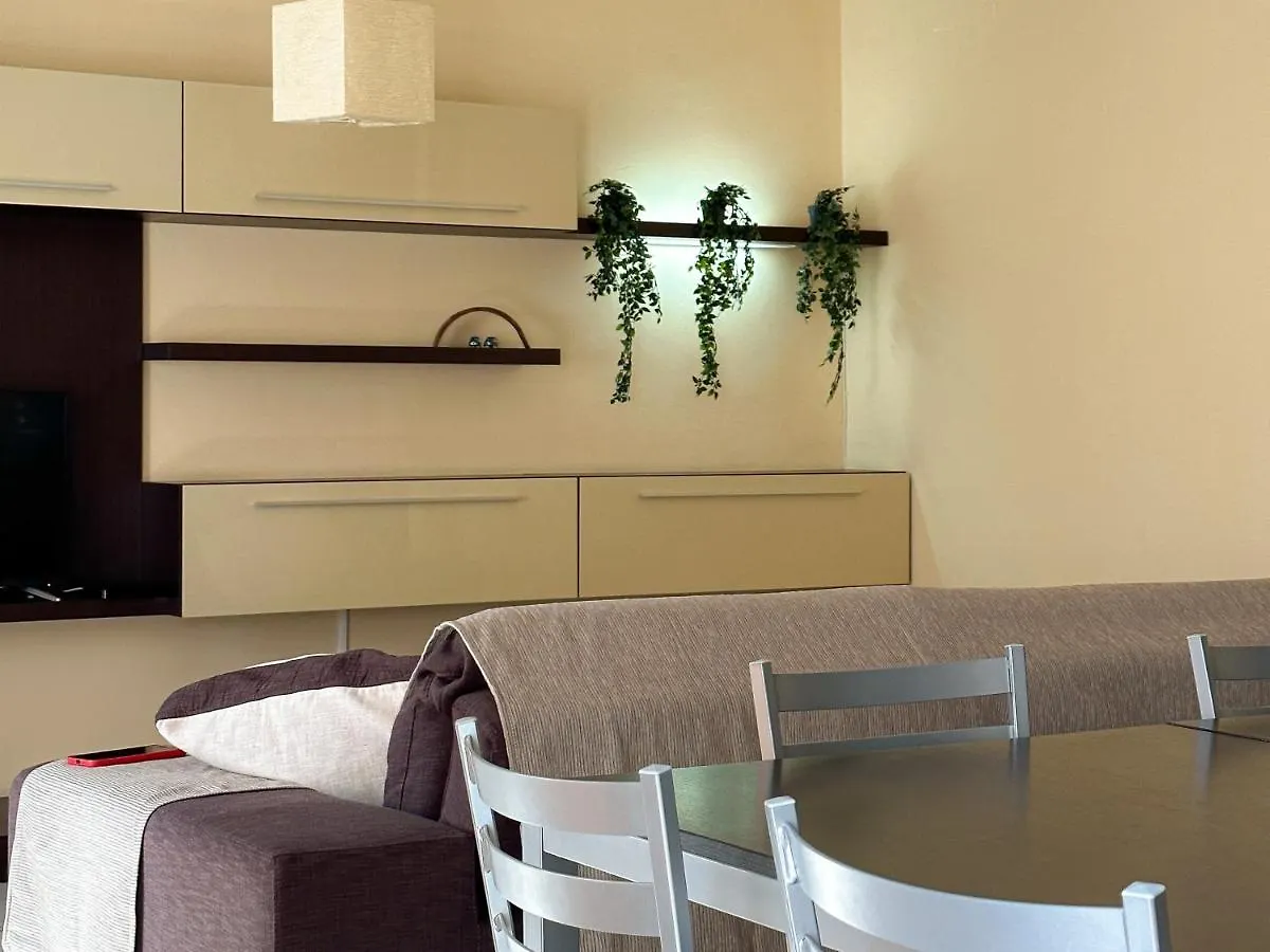 Modern Isola Apartment - Metro & Self-Checkin Milan Italy