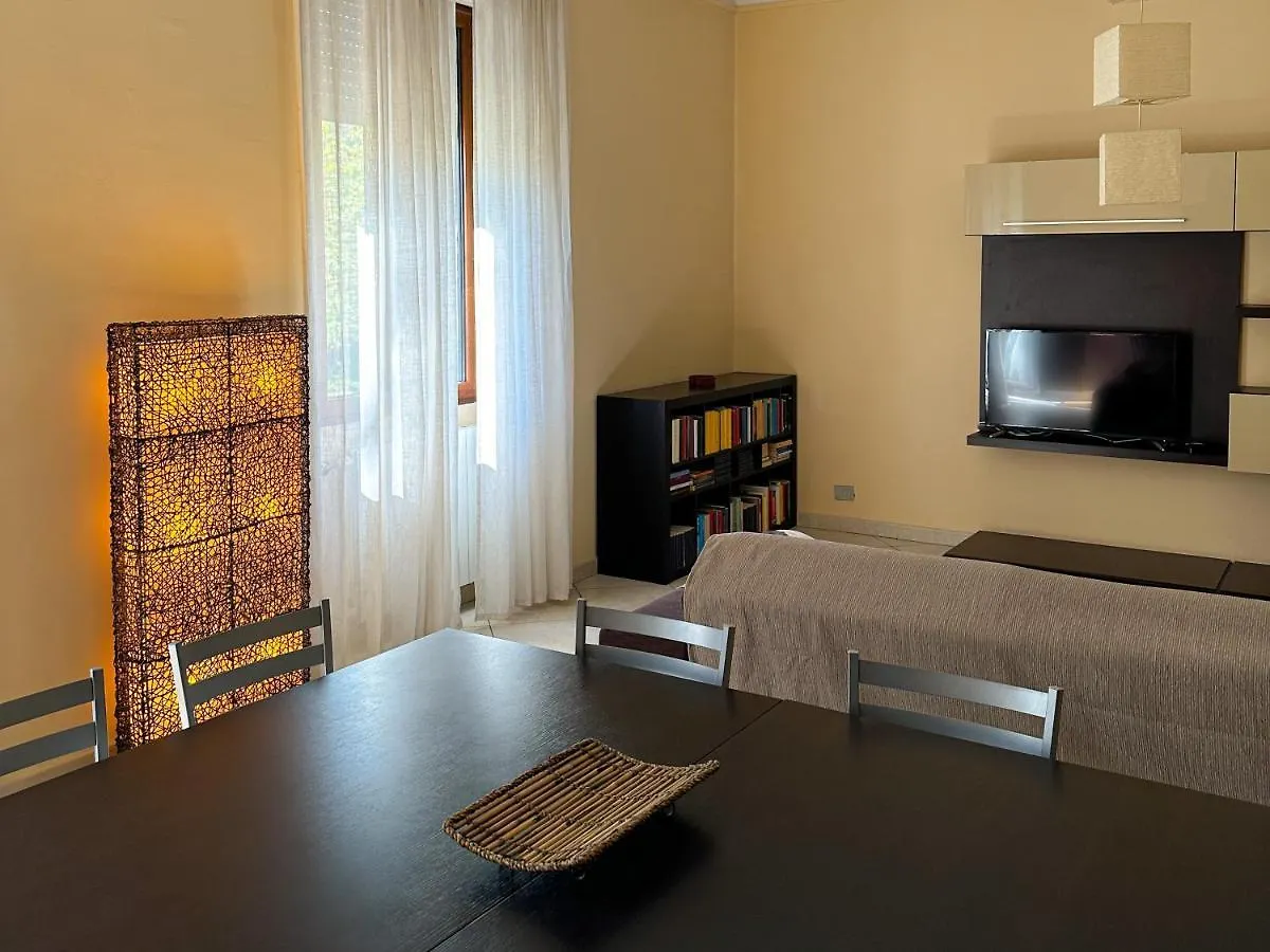 Modern Isola Apartment - Metro & Self-Checkin Milan