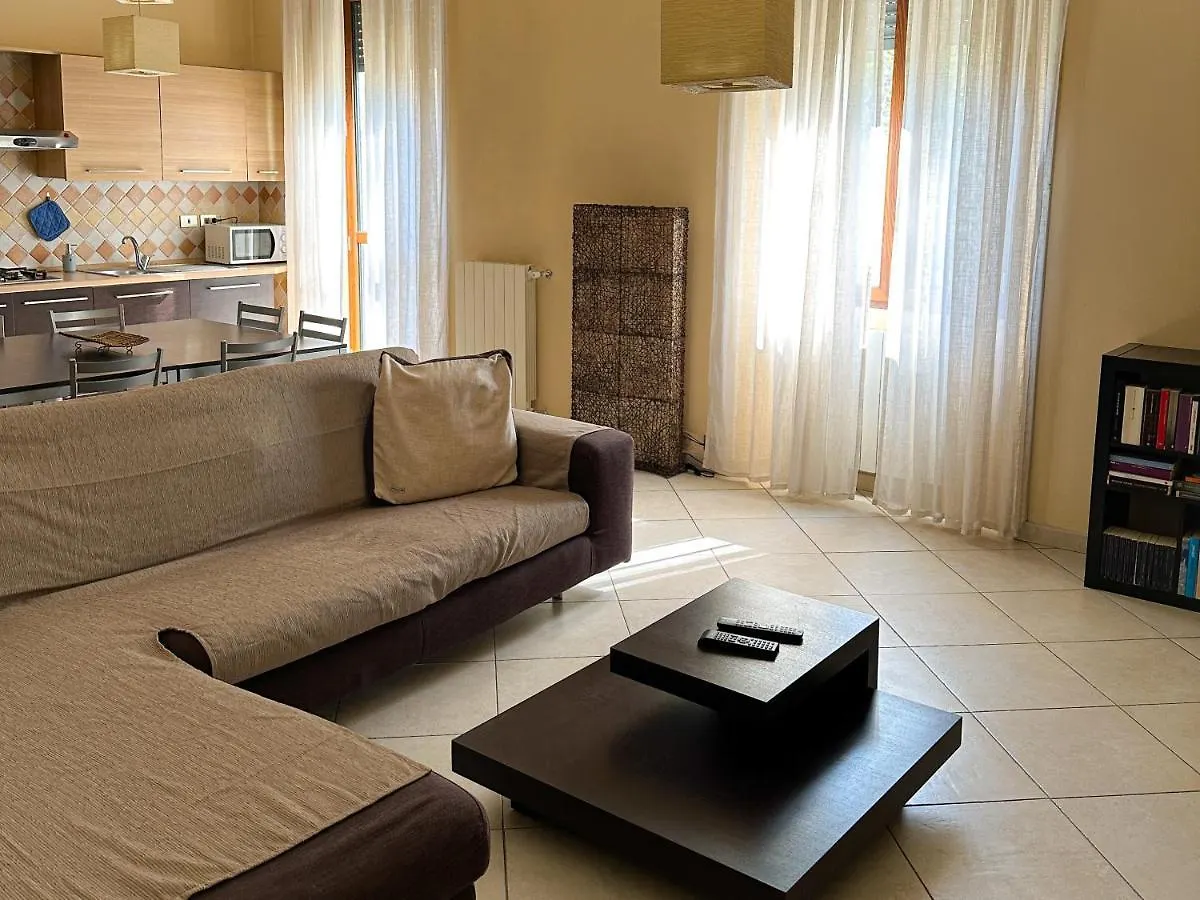 Modern Isola Apartment - Metro & Self-Checkin Milan